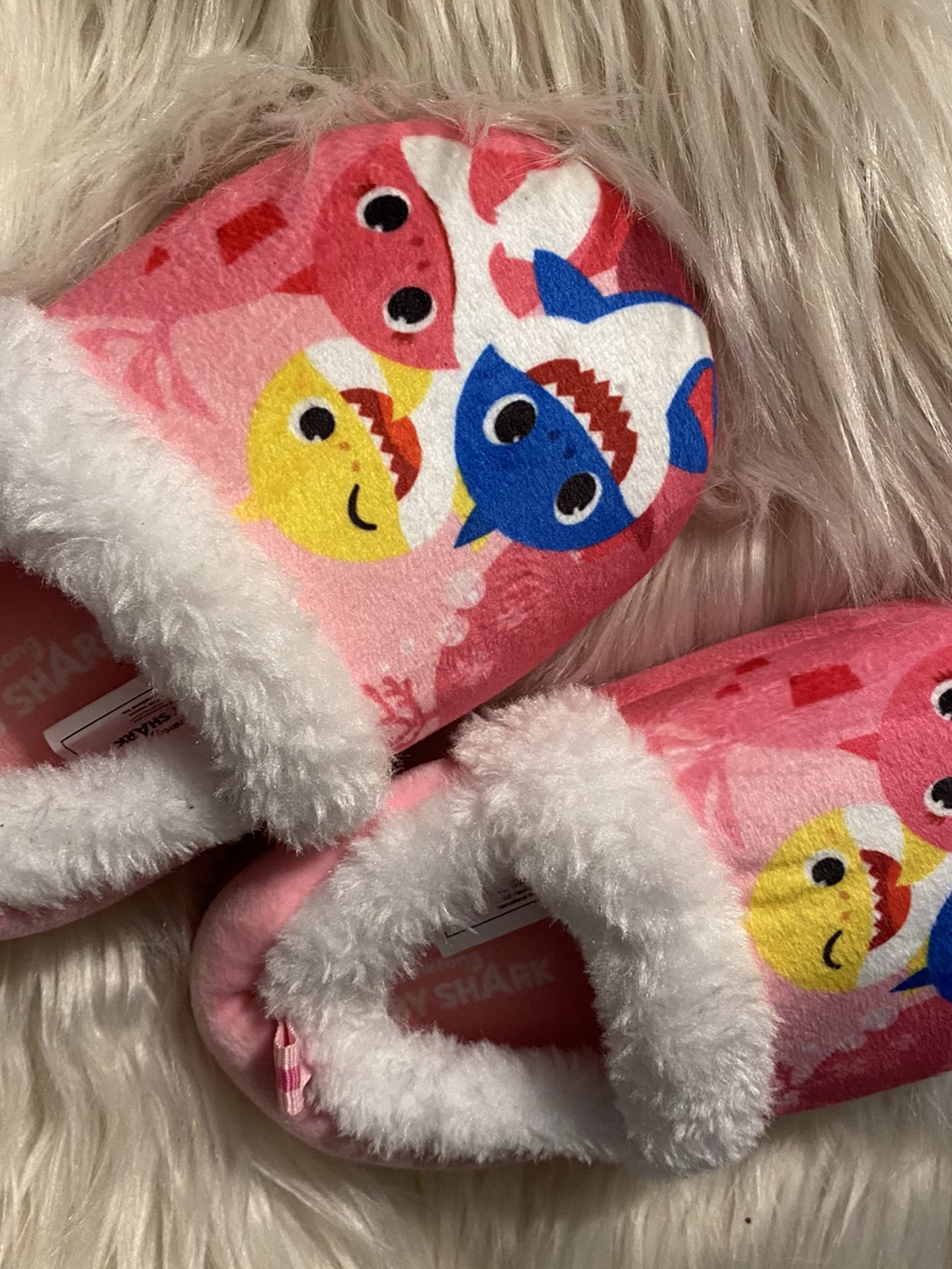 Pink babyshark slippers Toddler