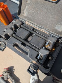 Spring compressor tool