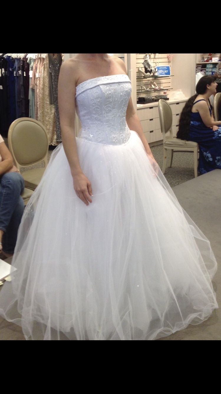 Wedding Dress NWT(Size 6)