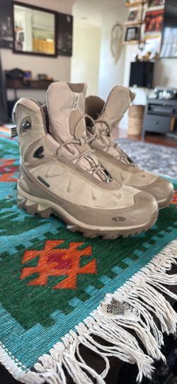 women’s salomon hiking waterproof boots
