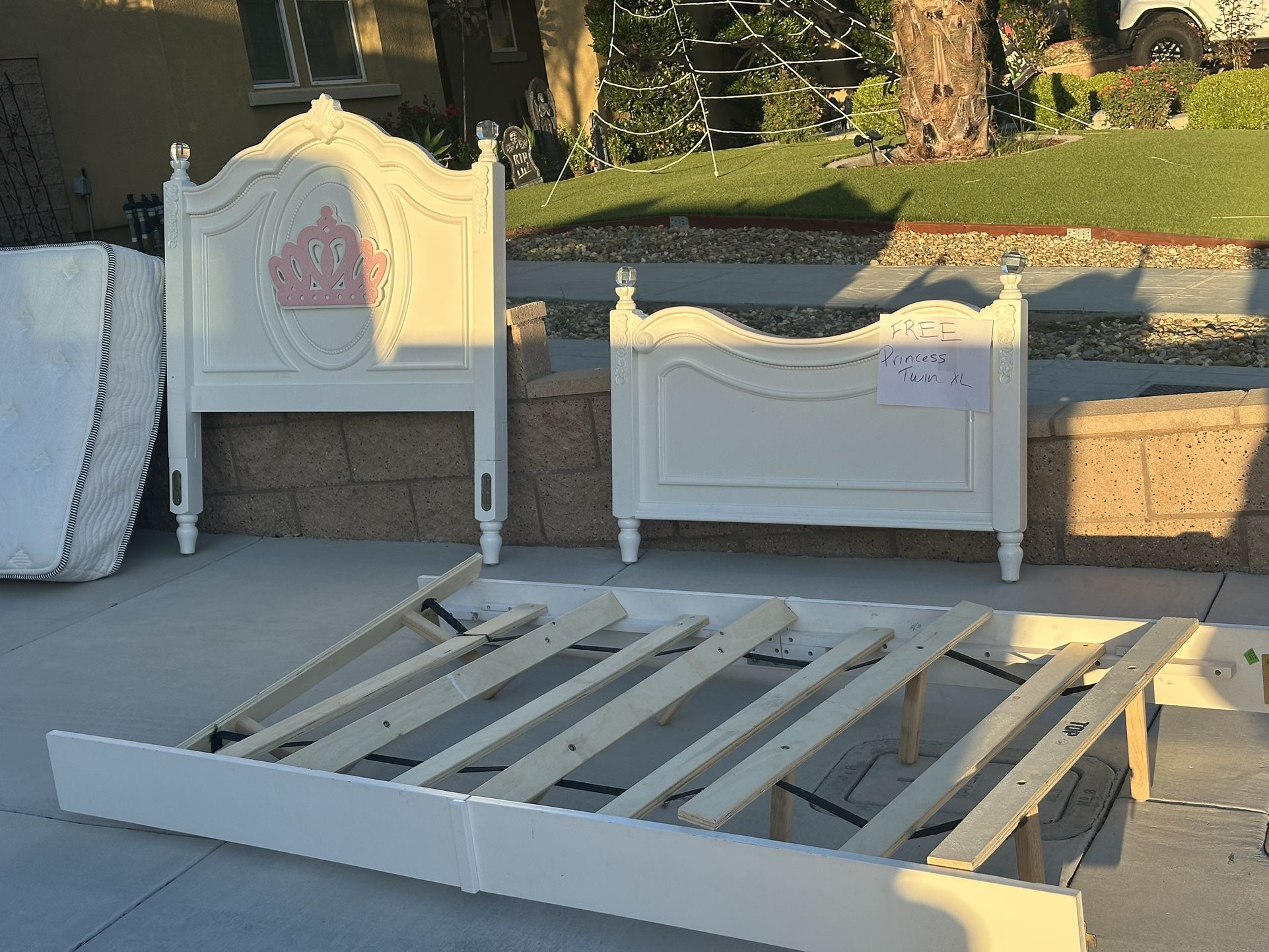 Twin Xl Princess Bed & Mattress