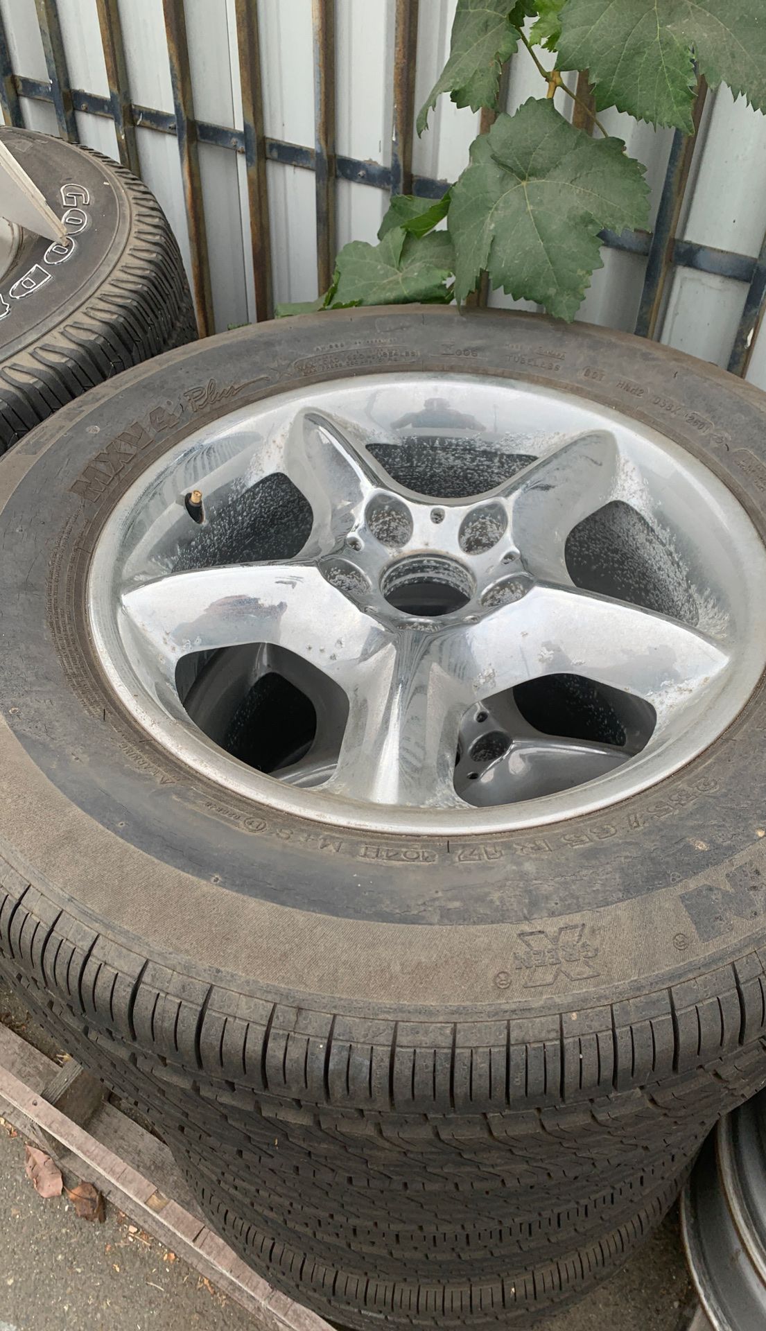 BMW X5 wheels and tires - 235/65R17