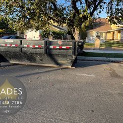 Roll Off Dumpster/ Trash Bin 