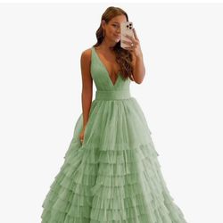 Green Flowey V-Cut Dress