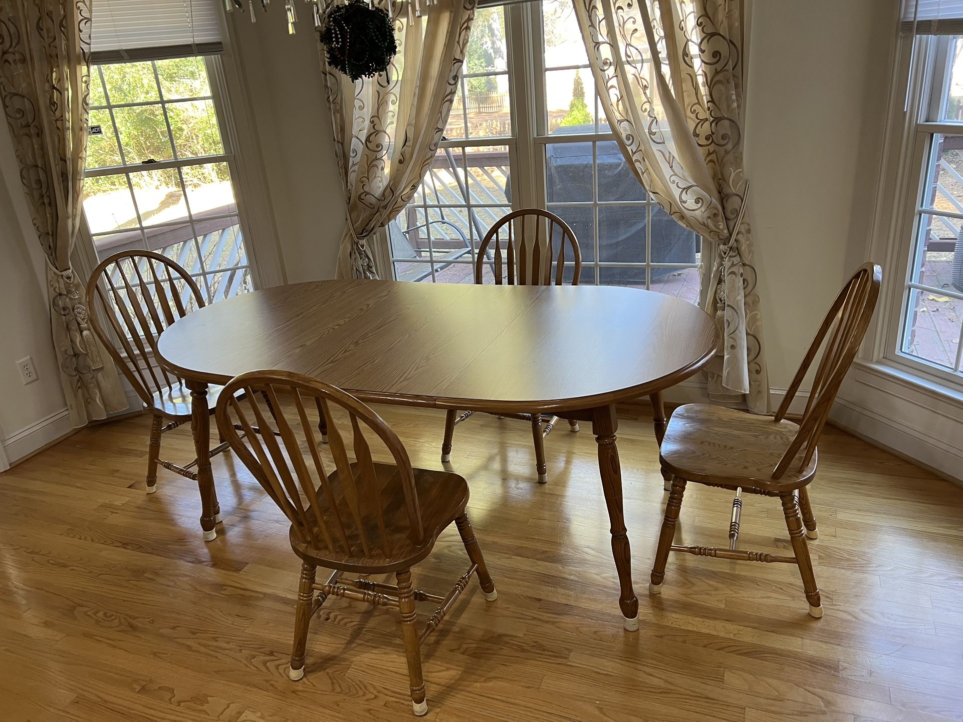 Table With 4 Chairs