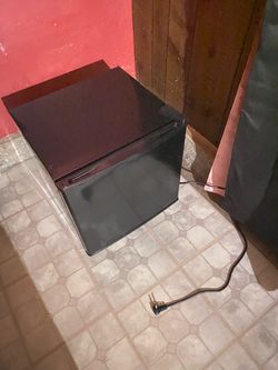 Mini fridge
