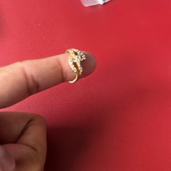 Gold Ring. 18k, real diamonds. 4.180gm.