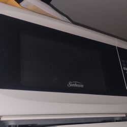 Sunbeam Microwave – White