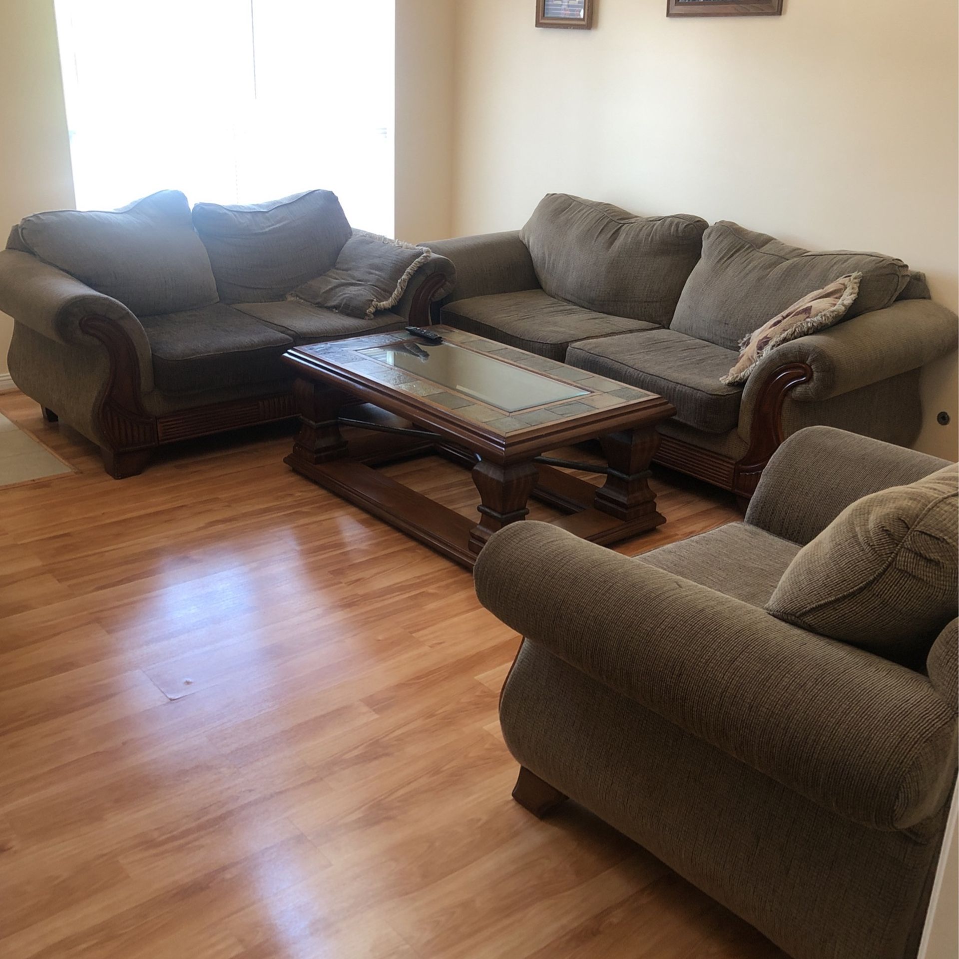 4 Sofa and coffee table