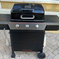 BBQ Grill 3 Burner With Empty Propane Tank