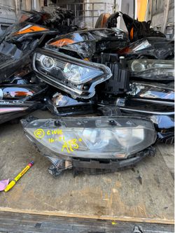 Honda CIVIC HEADLIGHT RIGHT USED OEM(2016-2021)