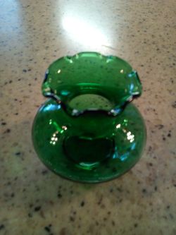 Vintage emerald green small glass vase/ mid- century/ hand blown/ ruffled edge/3 inches high/4 inches wide/ top opening:2.5 inches