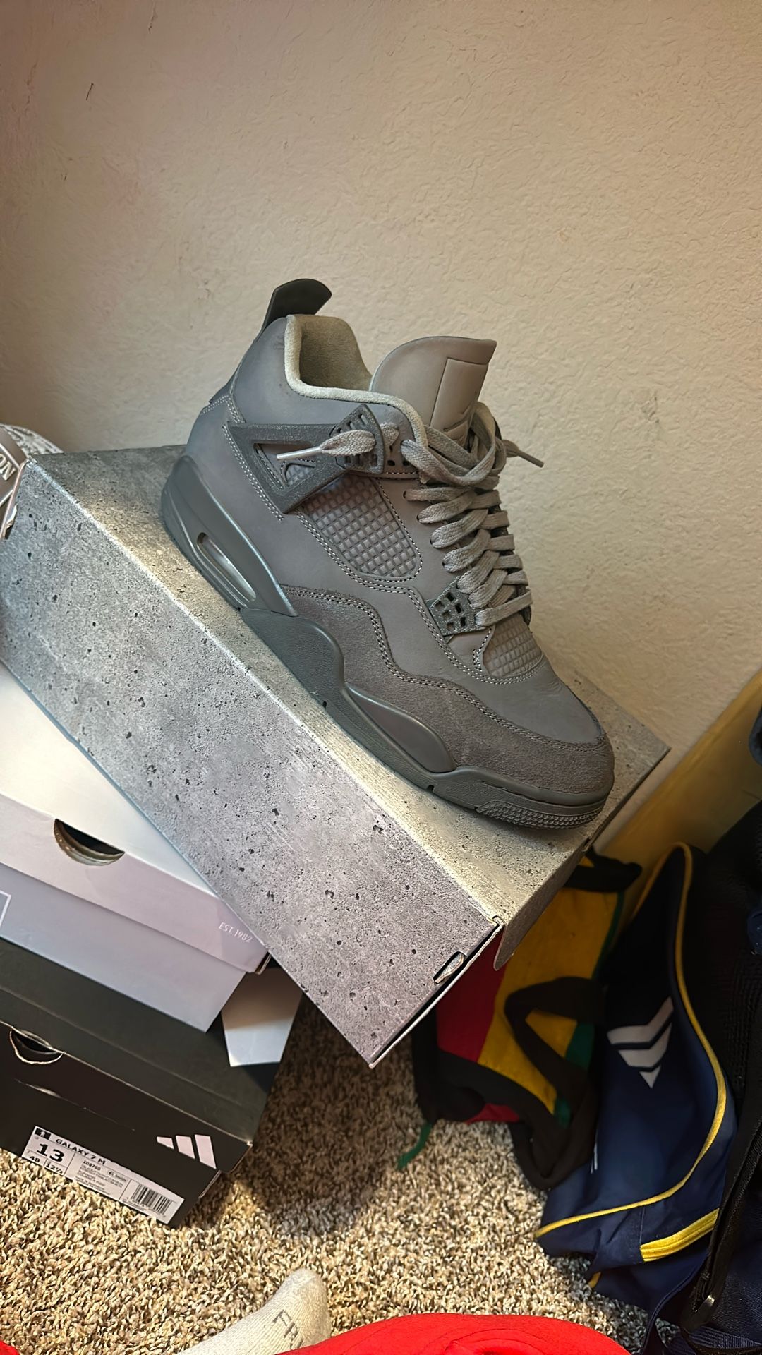 Jordan 4s