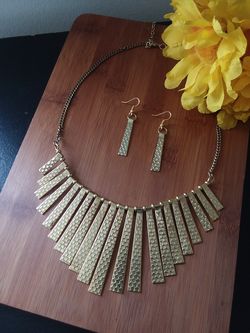 2PC Beautiful African Fringed Necklace Set