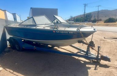 BOAT  19 ft Sea Sprint With  2 Axle 22 ft Trailer  