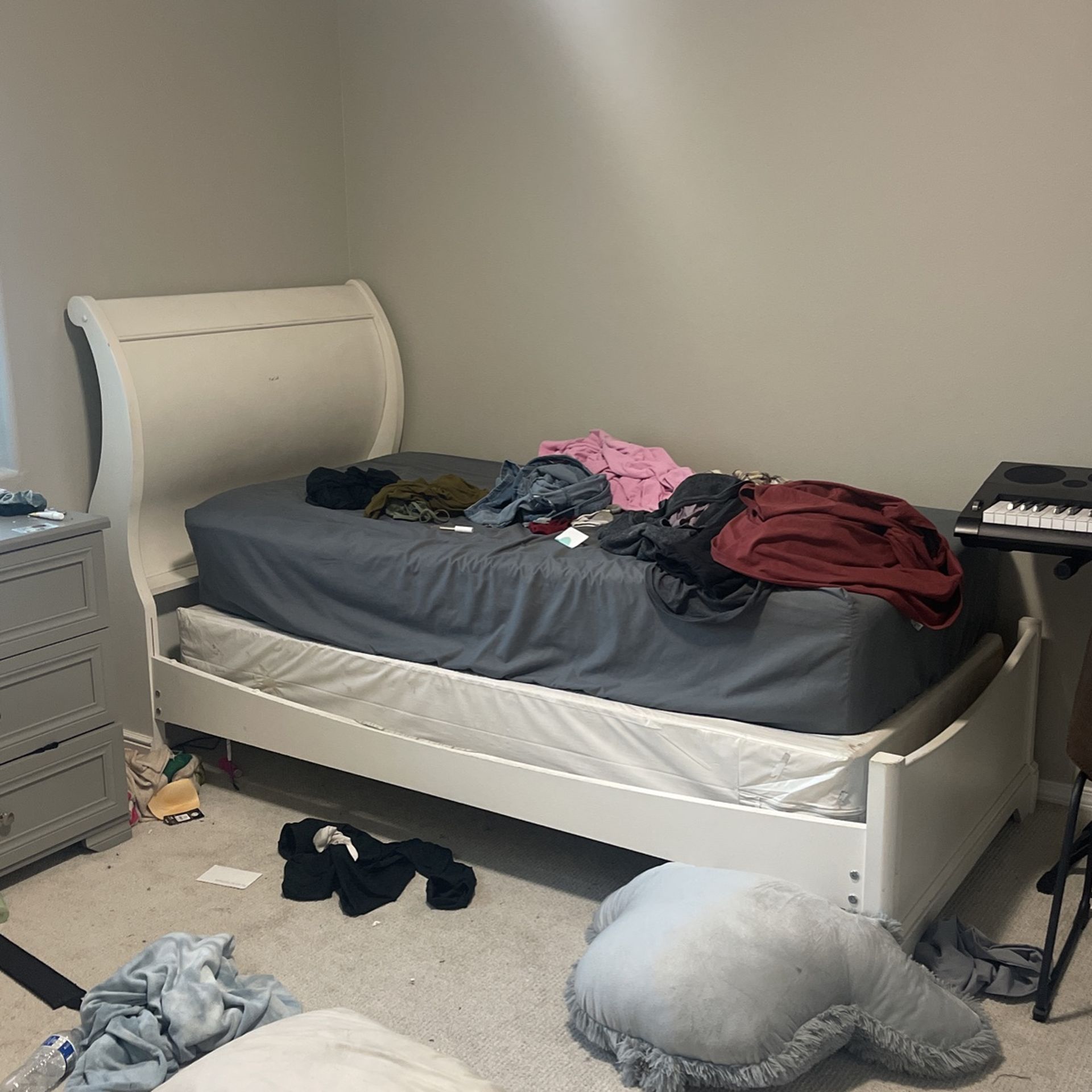 Sleigh bed twin size mattress and box spring not included for Sale in