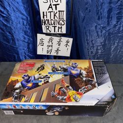 Marvel Universe: Sentinel Vs Wolverine In Box. 