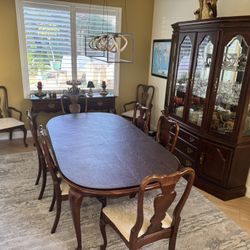 Dining Room Set - Complete 