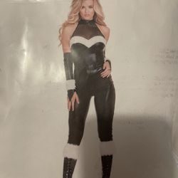 Costume