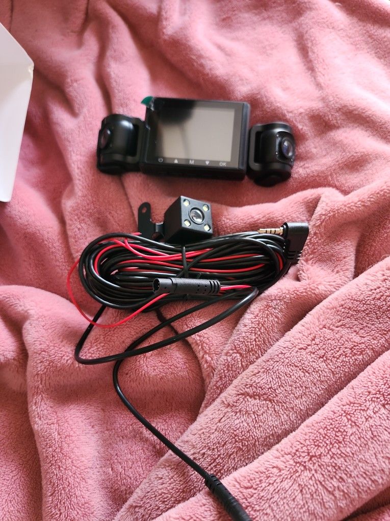 4 CAMERA DASH CAM