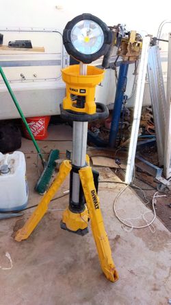 DeWalt light extendable