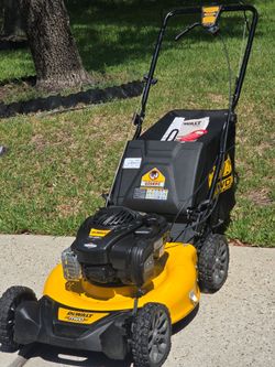 DEWALT 21 in. 150cc Briggs and Stratton 625ex Engine Rear Wheel Drive 2-in-1 Gas Self Propelled Walk Behind Lawn Mower