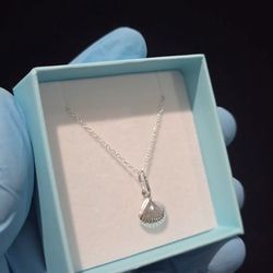 Solid 925 Sterling Silver "Shell" Pendant with Chains