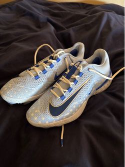 Men’s baseball cleats
