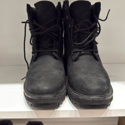 Women’s All Black Timberland Boots 
