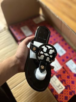 TORY BURCH SANDALS SIZE 39