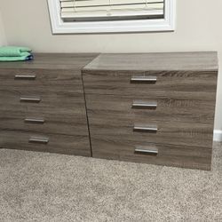 4 Draw Chest For Bedroom. 2 Numbers And One With 5 Drawers