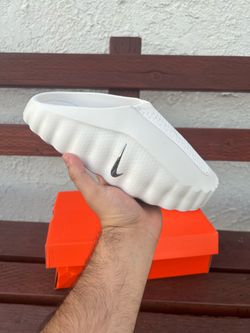 Nike Mind Slides 001 Summit White Size 8W/6.5y - Read Description
