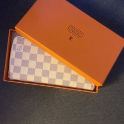 Women And Male Wallet