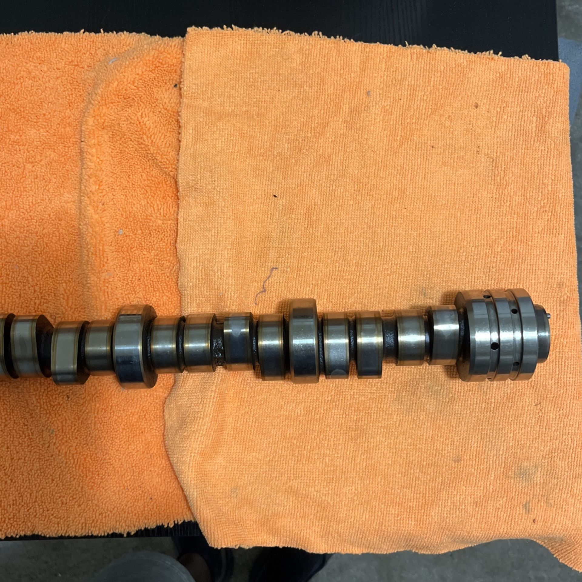 USED 5.7 HEMI CAMSHAFT