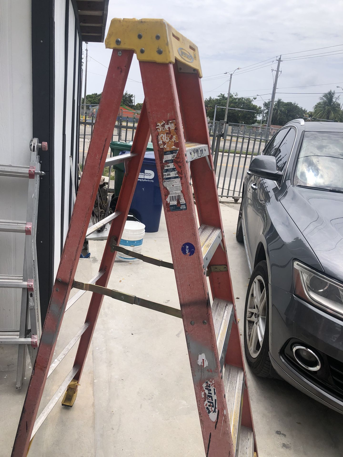 8 Feet Ladder