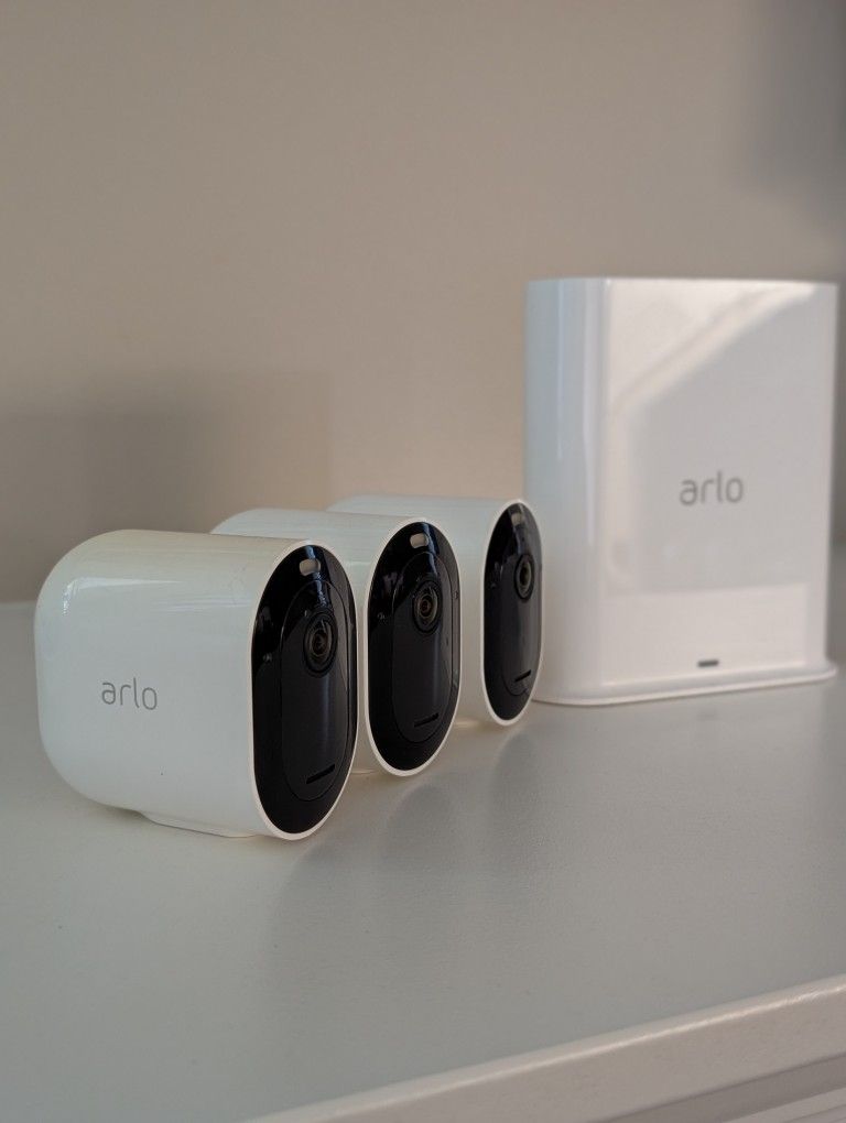 Arlo Pro 3 Wireless Security Camera Kit