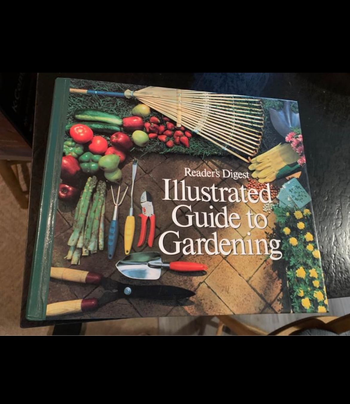 Readers digest illustrated guide to gardening