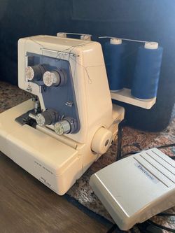 New Home MyLock 234 4-Thread Serger w/ 30+ Thread Cones – Works