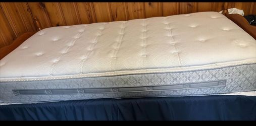 1 Sealy Barely Used Twin Size Mattresses
