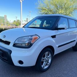 2010 KIA.SOUL, MANUAL-TRANSMISSION, GREAT ON.GAS, CLEAN.AUTO-CHECK 🚘