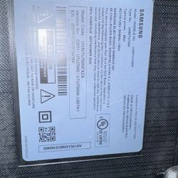 Samsung 50 Inch 4K UHD Smart TV w/Tv Stand