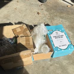 Lids, Cups And Sealable Bottles 