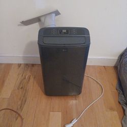 LG PORTABLE AIR CONDITIONER (WITH REMOTE) 