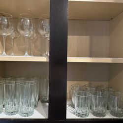 Set Completo de Cocina – Ollas, Sartenes, Vajilla y Electrodomésticos (Excelente Estado)