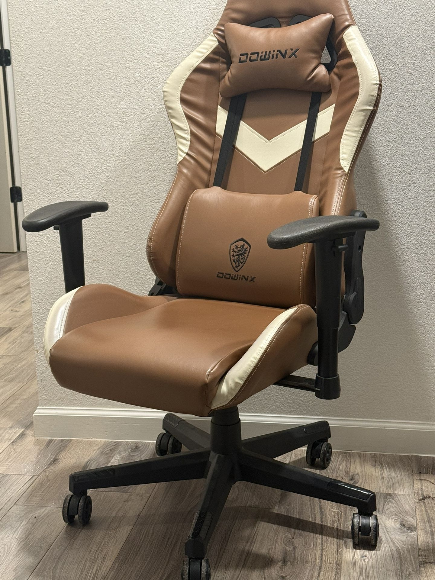 Dowinx Gaming Chair