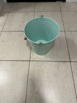 Blue Metal Bucket With Handle 