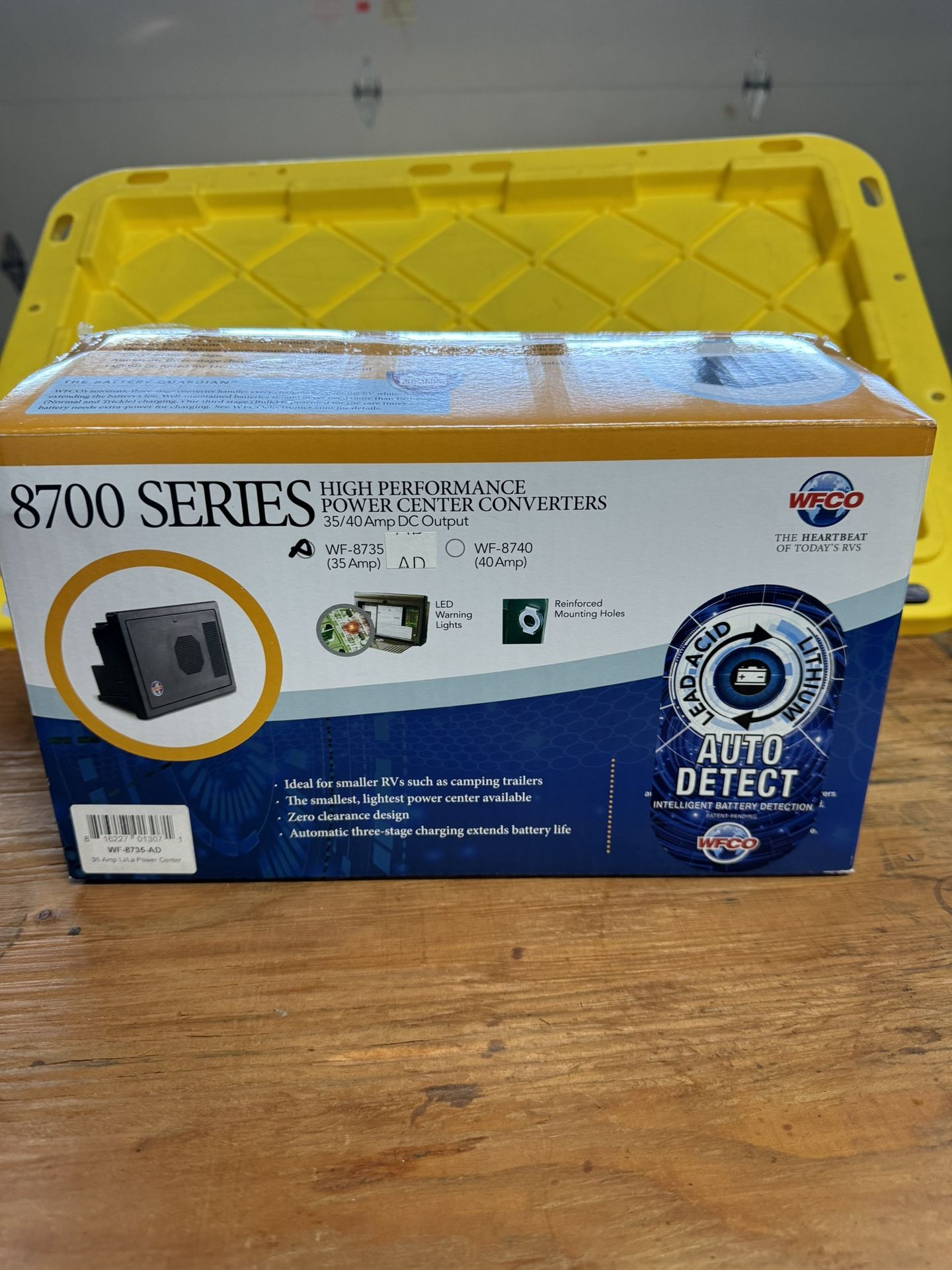 WFCO WF-8735-AD WF-8700-AD Series Power Center - 35 Amp, 105-130 VAC, 60 Hz, 600W