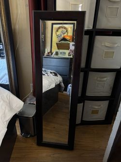 Mirror With Jewelry Storage