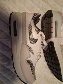 Sz 8 Fits 7 Brand New Nike Air