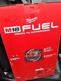 Milwaukee m18 vacuum